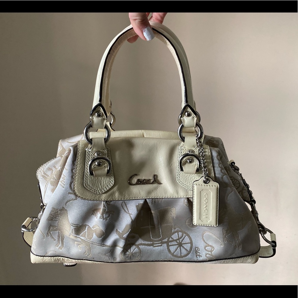 Beautiful Coach Cinderella purse